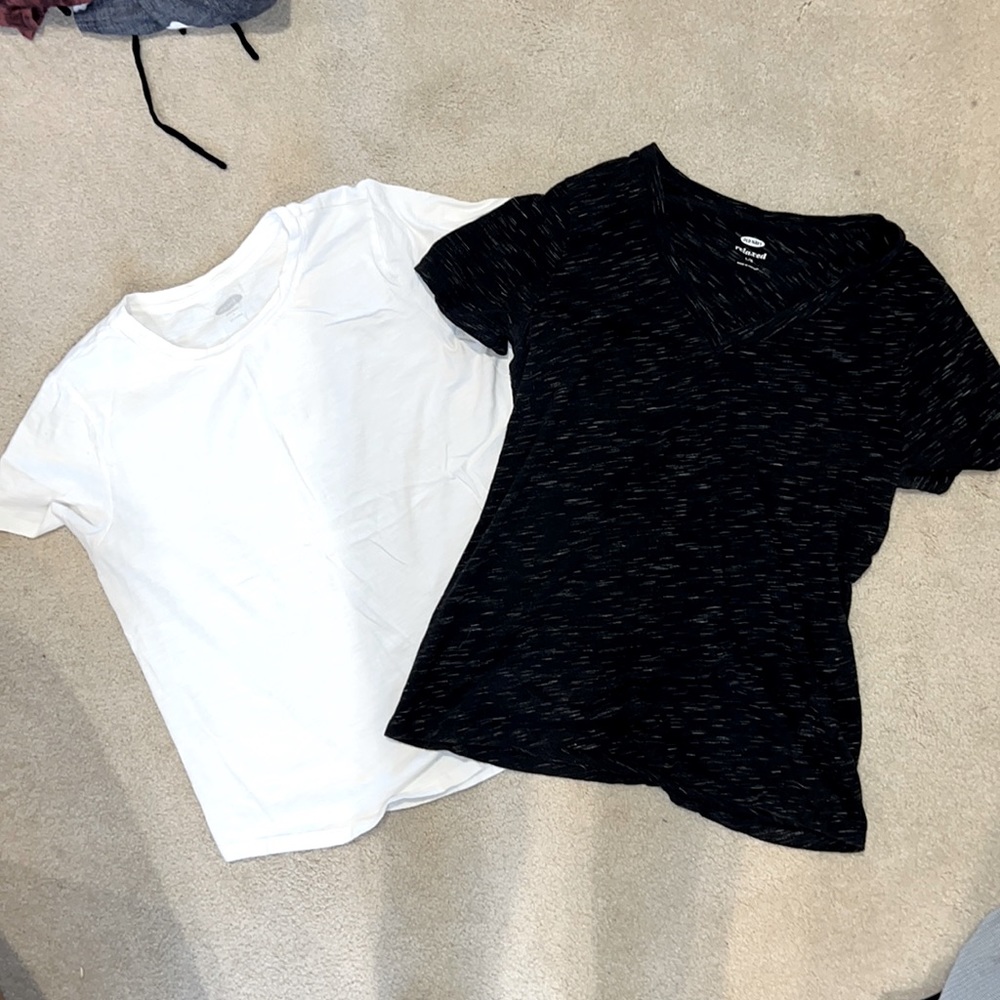 OLD NAVY 2 t-shirts Sale